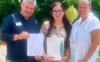 Herzlichen Glückwunsch zum erfolgreichen Abschluss der Ausbildung zur Pflegeassistentin!